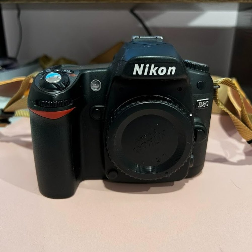 Nikon D-80, lens, memory card, battery charger & carry case